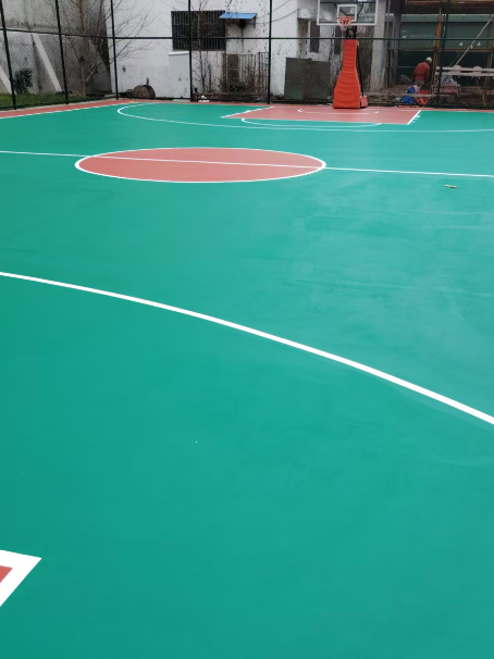 夹江 球场长期使用易出现地面开裂